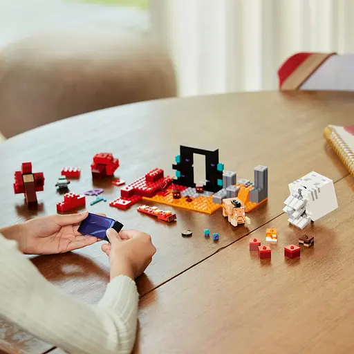 Конструктор LEGO Minecraft Засада возле портала в Нижний мир 352 детали (21255) - фото 3