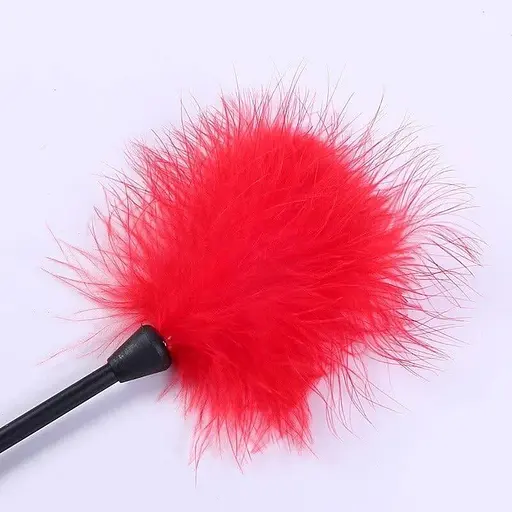 Соблазнительные перья для нежных прикосновений и игровых моментов 32 см Красный K0625-2 - фото 2