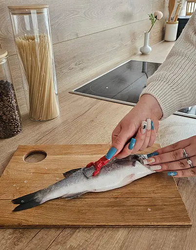 Рибочистка ніж для чищення риби з пластиковою ручкою 12 см, Kitchette Червоний 85816 - фото 4