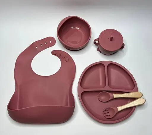 Набір дитячого силіконового посуду для годування на присосках 6 предметів Red (18972) - фото 2