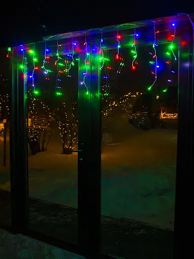 Гирлянда Бахрома на окно Разноцветный 2,5 метров 100 лампочек Laplandia светодиодная от сети (m.02.5Т.100+)