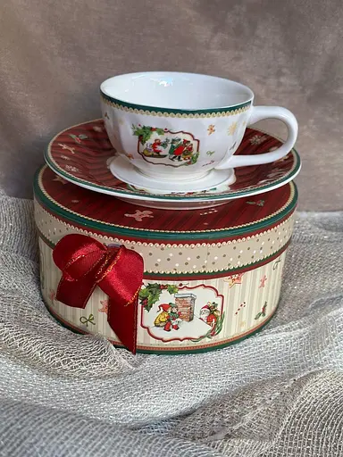 Чашка новогодняя R33354 Волшебное Рождество 13 см фарфоровая с блюдцем в подарочной упаковке 120 мл Белая - фото 3