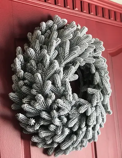 Вінок хвойний різдвяний Hvoya Traditional литий засніжений 60 см - фото 6