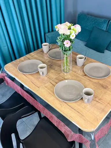 Скатертина силіконова з червоною стразовою стрічкою 370х110 см - фото 5