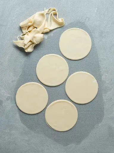 Ролик кулинарный нож для нарезки теста кругами для вареников, пельменей, печенья 15 см, Kitchette 83234 - фото 4