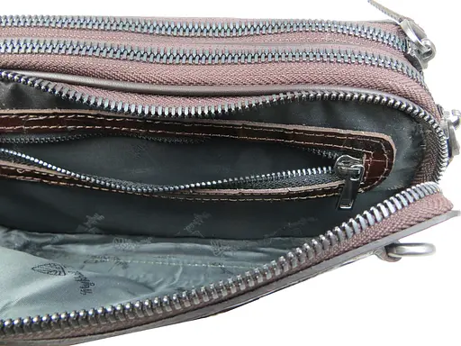 Кожаная барсетка Mykhail Ikhtyar на три отдела под крокодила коричневая sum0028927 - фото 6