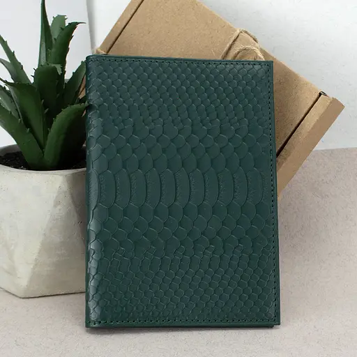 Обложка на паспорт кожаная 07115 зеленый питон - фото 1