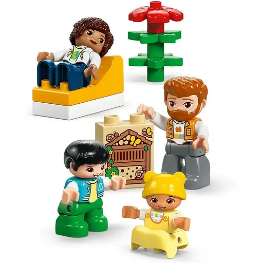 Уценка. Конструктор LEGO DUPLO Town Современный семейный дом с фигурками 3 в 1, 166 деталей (10470) - фото 3
