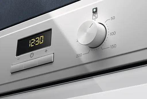 Духовой шкаф электрический Electrolux 65 л EOF3H40BW - фото 3