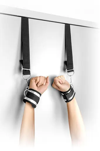 Фиксатор для рук на двери Fetish Tentation Door swing handcuffs - фото 3
