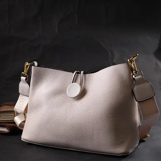 Кожаная женская сумка Vintage с оригинальной застежкой пуговкой 26х18х10 см sum0028991 - фото 10