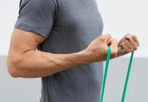 Стрічка-еспандер U-Powex Fitness band для фітнесу та реабілітації 0.5мм. (9.1 кг) Green (UP_1007_Green) - фото 7