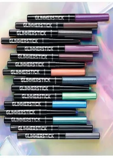 Мерехтливий олівець для очей Avon Чорна крига/Black ice 0.28 g - фото 2