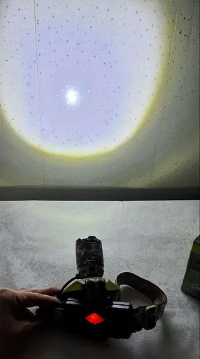 Потужний яскравий налобний ліхтар на двох акумуляторах із пиксельним принтом PL-151-LED - фото 6