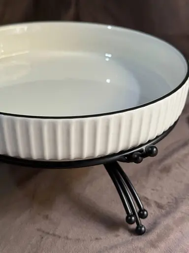 Сервировочное блюдо 1571B из керамики на металлической подставке 22,5см - фото 3