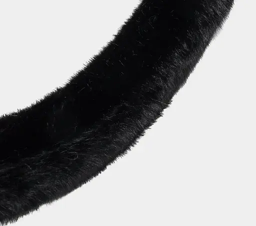 Зимний теплый мехово-плюшевый чехол на руль авто, диаметр 38 см, черного цвета, 1 шт - фото 3