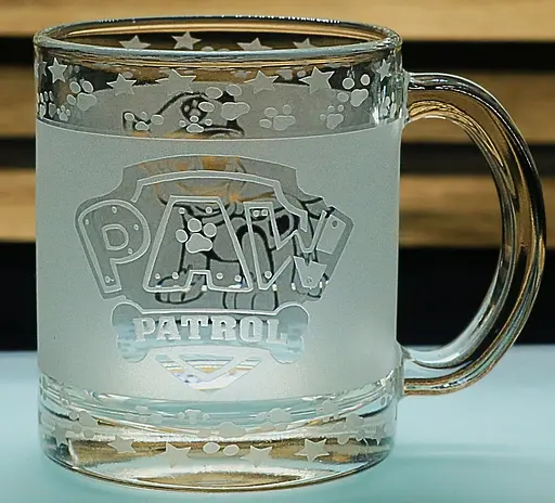 Дитяча скляна чашка-кружка 320 мл з гравіюванням Щенячий патруль Гонщик - фото 1