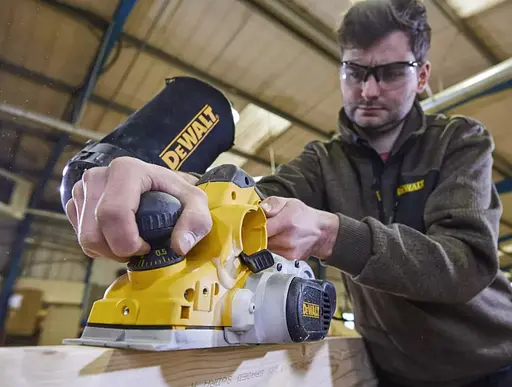 Рубанок сетевой DeWalt D26500 - фото 2