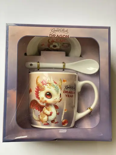 Новогодняя чашка Дракон 350 мл с тарелкой и ложкой в коробке kru-nr-dragon-6 Gee! - фото 1