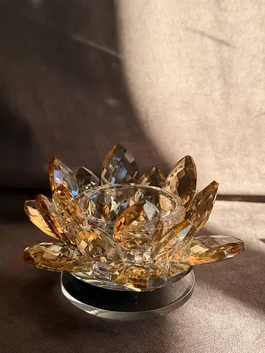 Подсвечник HP-4-91 крутящийся лотос стеклянный на одну свечу 11 x 11 x 6 см Золотистый - фото 3