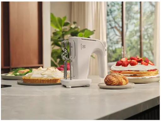 Ручной миксер Electrolux EHM4W (7045996) - фото 4