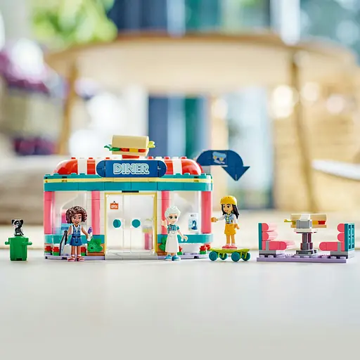Уценка. Конструктор LEGO Friends Хартлейк Сити: ресторанчик в центре города 346 деталей (41728) - фото 5
