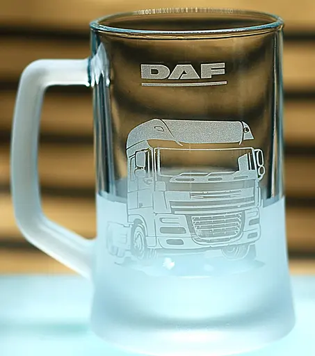 Пивний келих 660 мл DAF Truck Даф подарунок для далекобійника  кухоль з гравіюванням вантажівки - фото 1