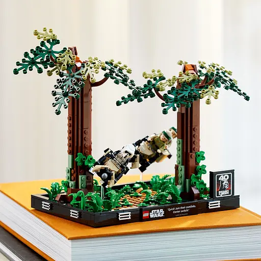 Конструктор LEGO Star Wars™ Диорама "Погоня на спидере на Эндоре" 608 деталей (75353) - фото 6