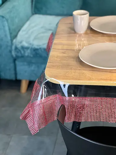 Скатертина силіконова з червоною стразовою стрічкою 290х130 см - фото 4