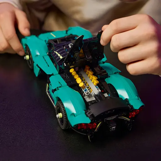 Конструктор LEGO Technic Aston Martin Valkyrie 707 деталей (42208) - фото 17