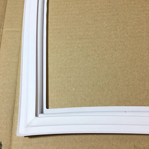 Уплотнитель двери (резина) для холодильника Indesit Hotpoint Ariston 1009x571 мм (холодильная камера) C00854009 - фото 3