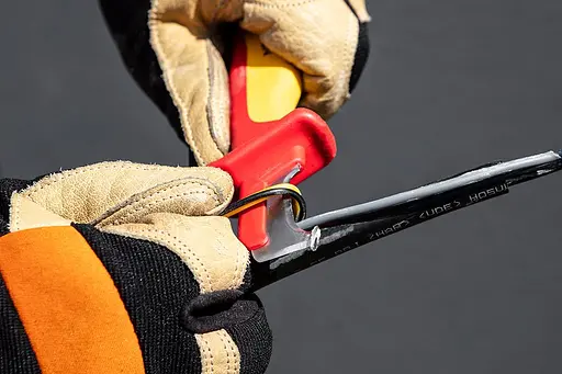 Neo Tools Нож монтерский, диэлектрический, для работ под напряжением 1000В, изогнутое лезвие, 180мм - фото 4