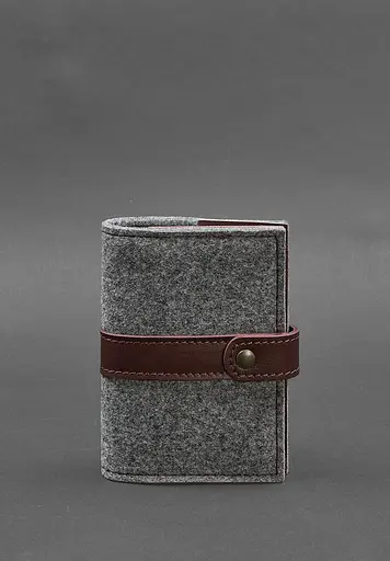 Фетровая обложка для паспорта 1.1 с кожаными бордовыми вставками - фото 2