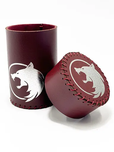 Настольная игра Планета Ігор Чаша для кубиков Волк (бургунди) (Dice cup Wolf burgundy) (pi-dc009) - фото 2