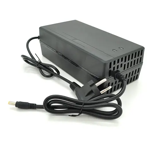 Зарядное устройство для аккумуляторов Li-ion 48V8A(54,6V),13S,штекер 5.5*2.5,с индикацией,!!!!ВНИМАНИЕ !!!!!--- 110V,BOX