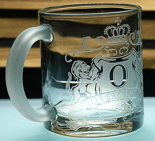 Іменна скляна чашка 320 мл Олександр з гравіюванням  кружка з гербом короною та левами - фото 2