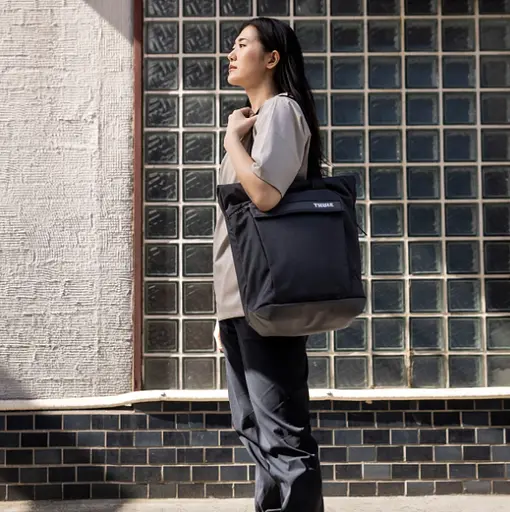 Сумка Paramount Crossbody Tote 22L PARATB-3116 Black Thule sum0028144 - фото 6