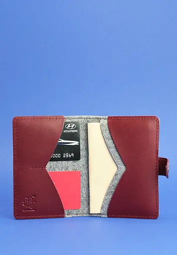 Фетровая обложка для паспорта 3.0 с кожаными бордовыми вставками - фото 3