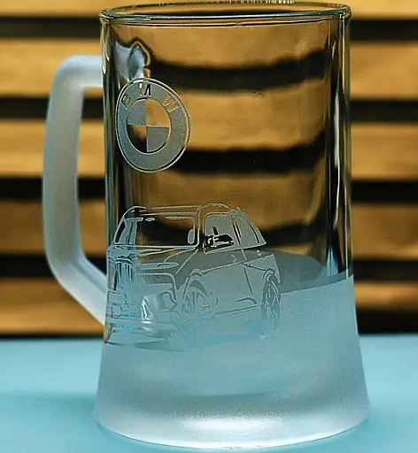 Пивний келих 660 мл з гравіюванням БМВ BMW Х7  подарунок для автолюбителя  кухоль для пива з логотипом авто - фото 2