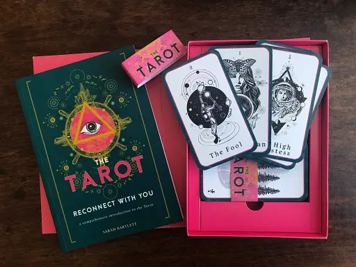 The Tarot: Reconnect With You (Book and Card Deck) - фото 3