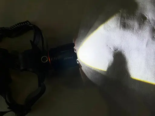 Мощный яркий аккумуляторный налобный фонарь на 3 аккумулятора на голову для рыбалки Powerbank X-Balog-8070 - фото 8