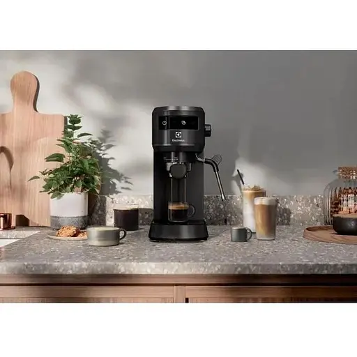 Рожковая кофеварка эспрессо Electrolux E6EC1-6BST - фото 8