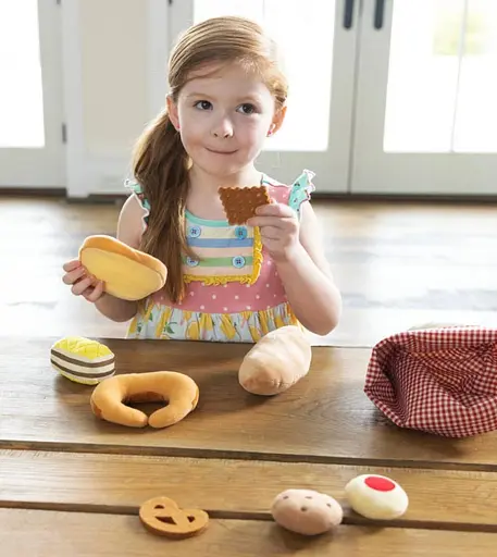 Игровой набор Hape E3168 Корзина с выпечкой набор текстильных игрушек - фото 6