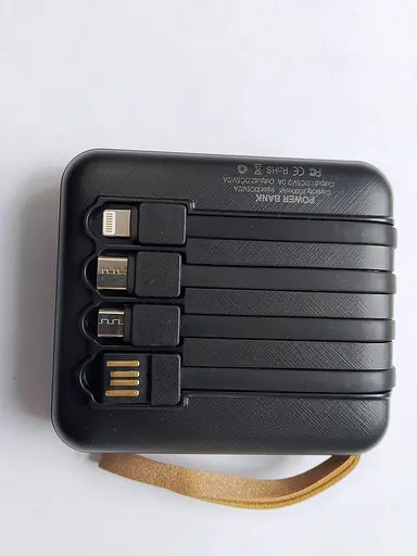 УМБ Power Bank 5000mAh повербанк с экраном и фонариком 4 в 1 Голова Bearbrick Black (17532) - фото 2