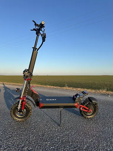 Электросамокат GIANT Outlander M11 Pro 1600W 26Ah 52V з дисплеєм 2025 року - фото 3