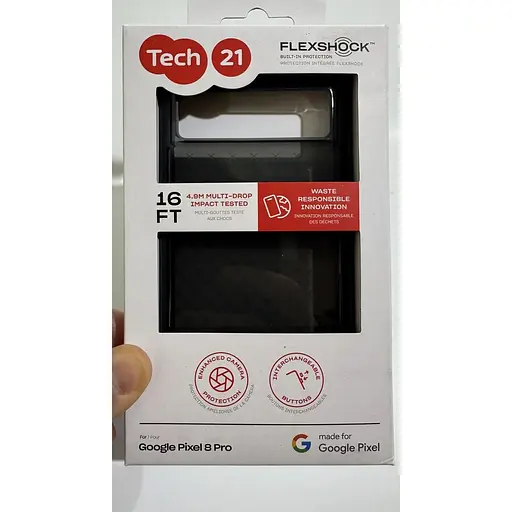 Оригинальный противоударный силиконовый чехол Tech21 Evo Check для Google Pixel 8 Pro (6.7") Smokey Black - фото 4