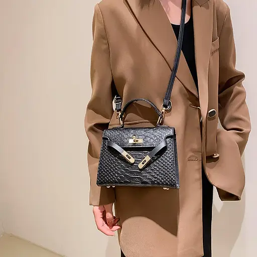 Стильна жіноча класична сумочка з еко-шкіри Lilly P2-8535A