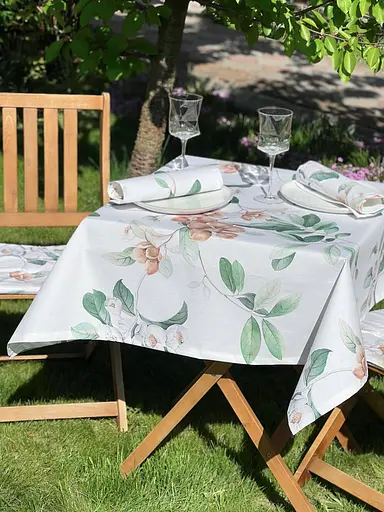 Водоотталкивающая Скатерть с 3D принтом Яблоневый цвет 220х140 см (+ 4 салфетки 30х40) Белый