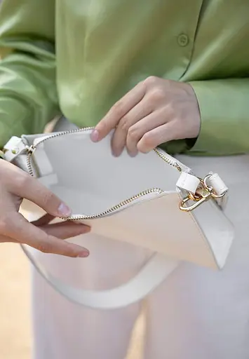 Жіноча шкіряна сумка Sally біла - фото 4