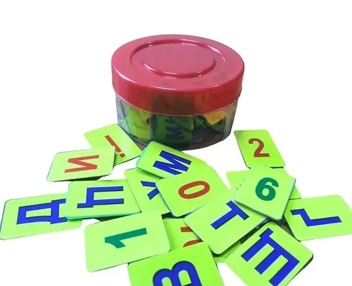 Набір магнітних українських літер та цифр, у тубусі